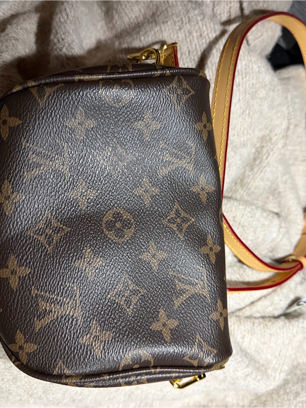 Louis Vuitton Brown Monogram Crossbody with Gold Chain and Red-Edged Strap - Picture 4 of 5